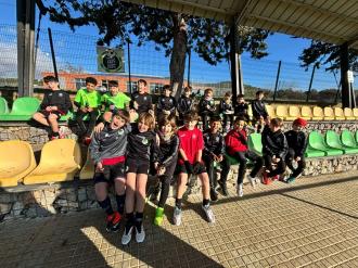 En aquesta segona setmana d'entrenaments nadalencs ens ha visitat el sol! Tot i el mal temps d'aquests dies, hem pogut entrenar tots els dies, gaudint i aprenent del futbol  Demà hi tornem, dijous festa i divendres últim dia   , ⚽⚽